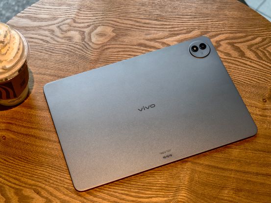 13英寸遇上极致轻薄如何做到娱乐办公双满分？澳门新葡京vivo Pad5 Pro体验：当(图2)